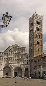Lucca\'s churches..